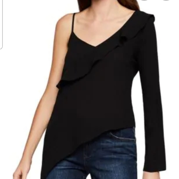BCBGeneration Tops - BCBGeneration asymetrial one sleeved shirt